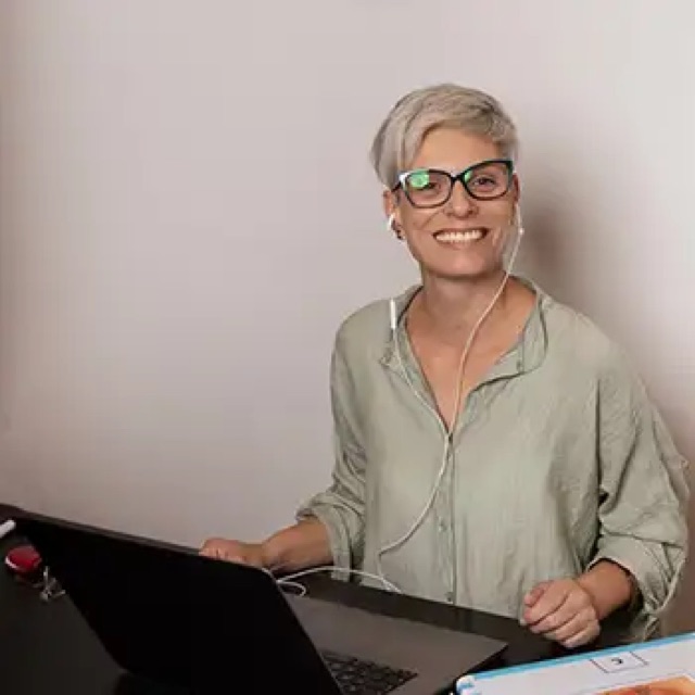 Logoped Nina Krotić vodi onlajn sesiju Hanen programa za roditelje